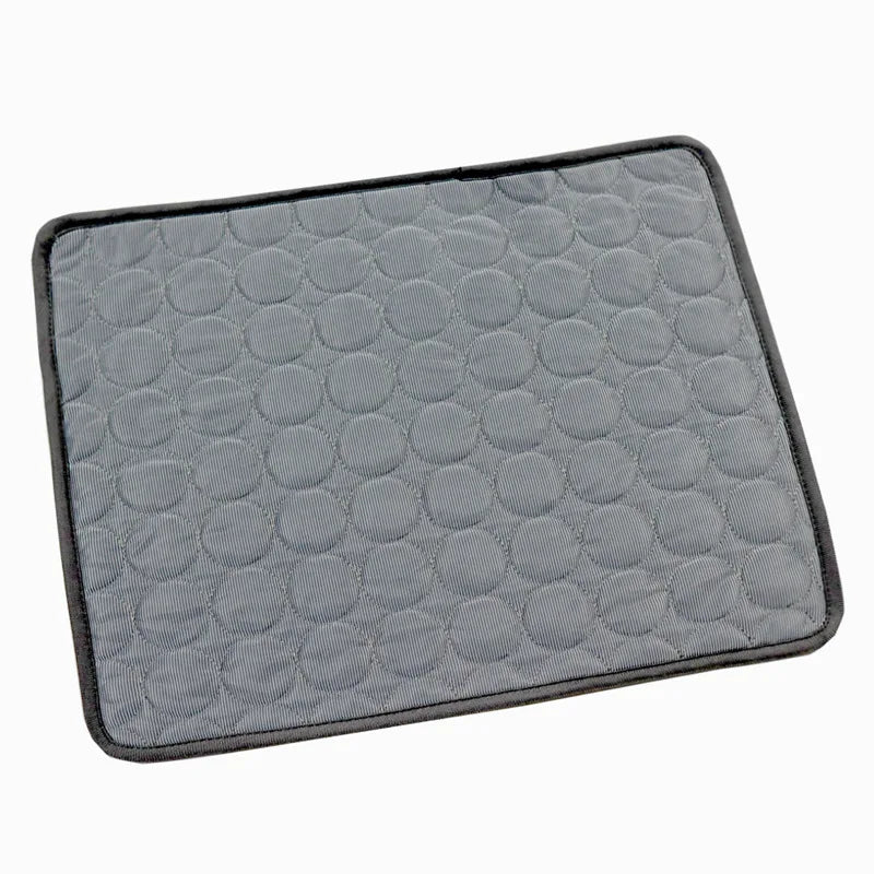 Cooling mat used outdoors on hot ground
